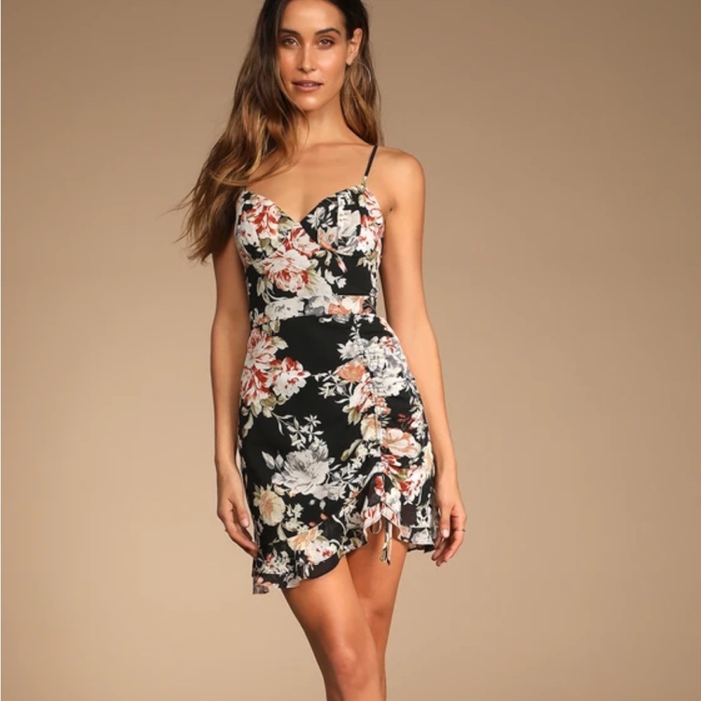 NWOT Lulus Outstanding Style Black Floral Ruched Drawstring Mini Dress